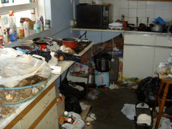 filthy-kitchen.jpg